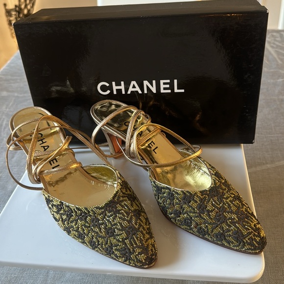 Chanel Lace-Up Sandal -- VINTAGE- 💯 Authentic Size 38 EXTREMELY RARE - Picture 14 of 17